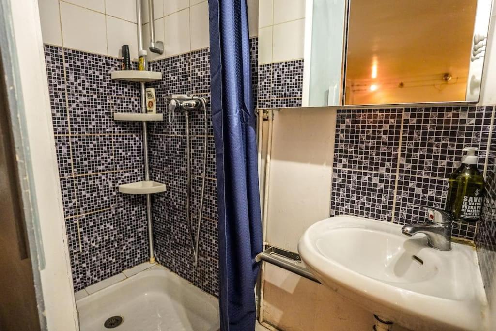 Cozy Studio In The Heart Of Paris Bagian luar foto